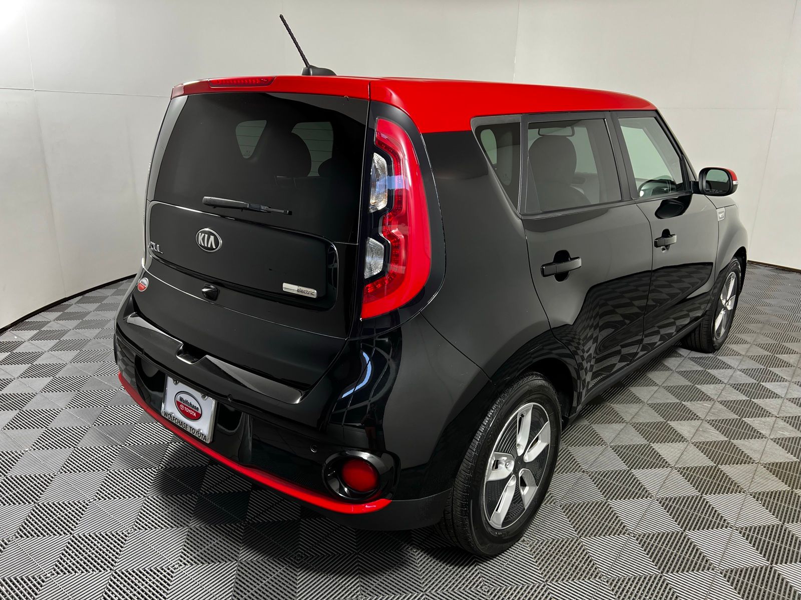Thumbnail: 2017 Kia Soul EV - 5