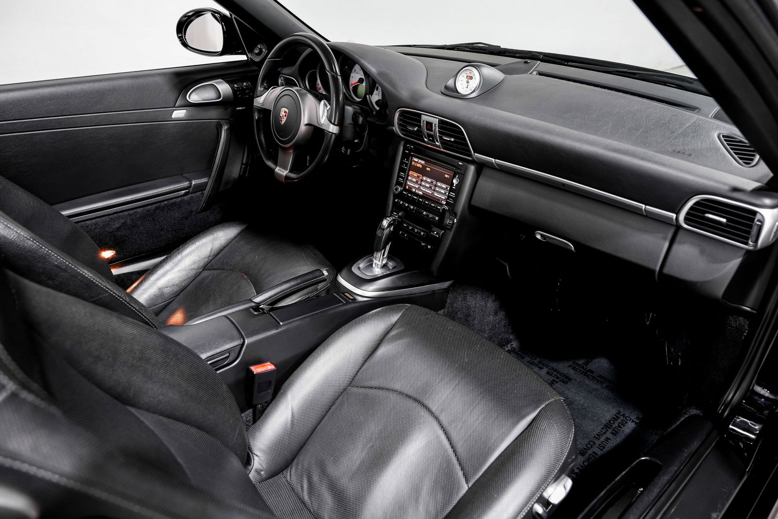 2010 Porsche 911 Carrera 4S — photo 27