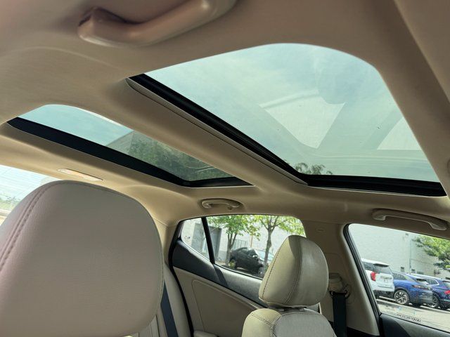 Used 2015 Black Kia EX image 9