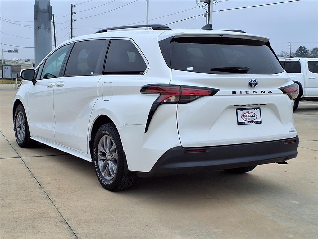 2022 Toyota Sienna LE White at AutoSavvy Houston Southwest