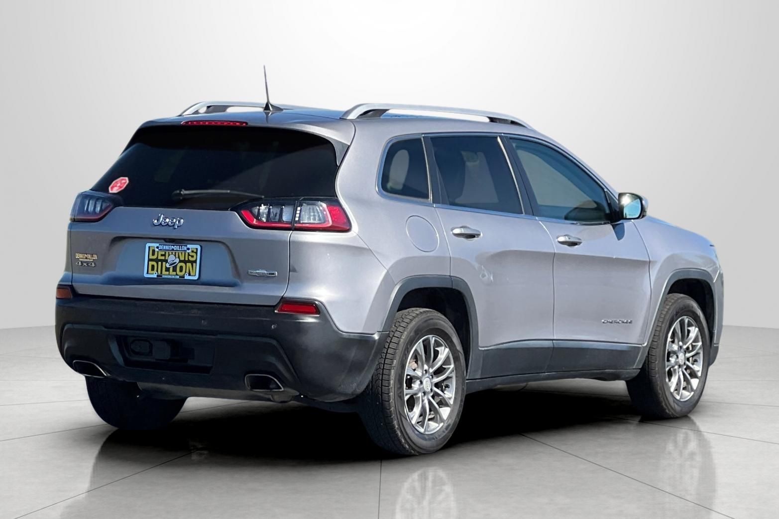 View vehicle photo 4