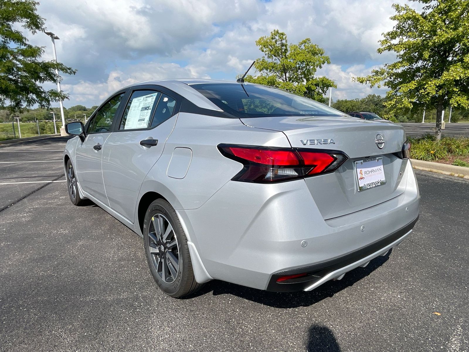 2024 Nissan Versa 1.6 S 31