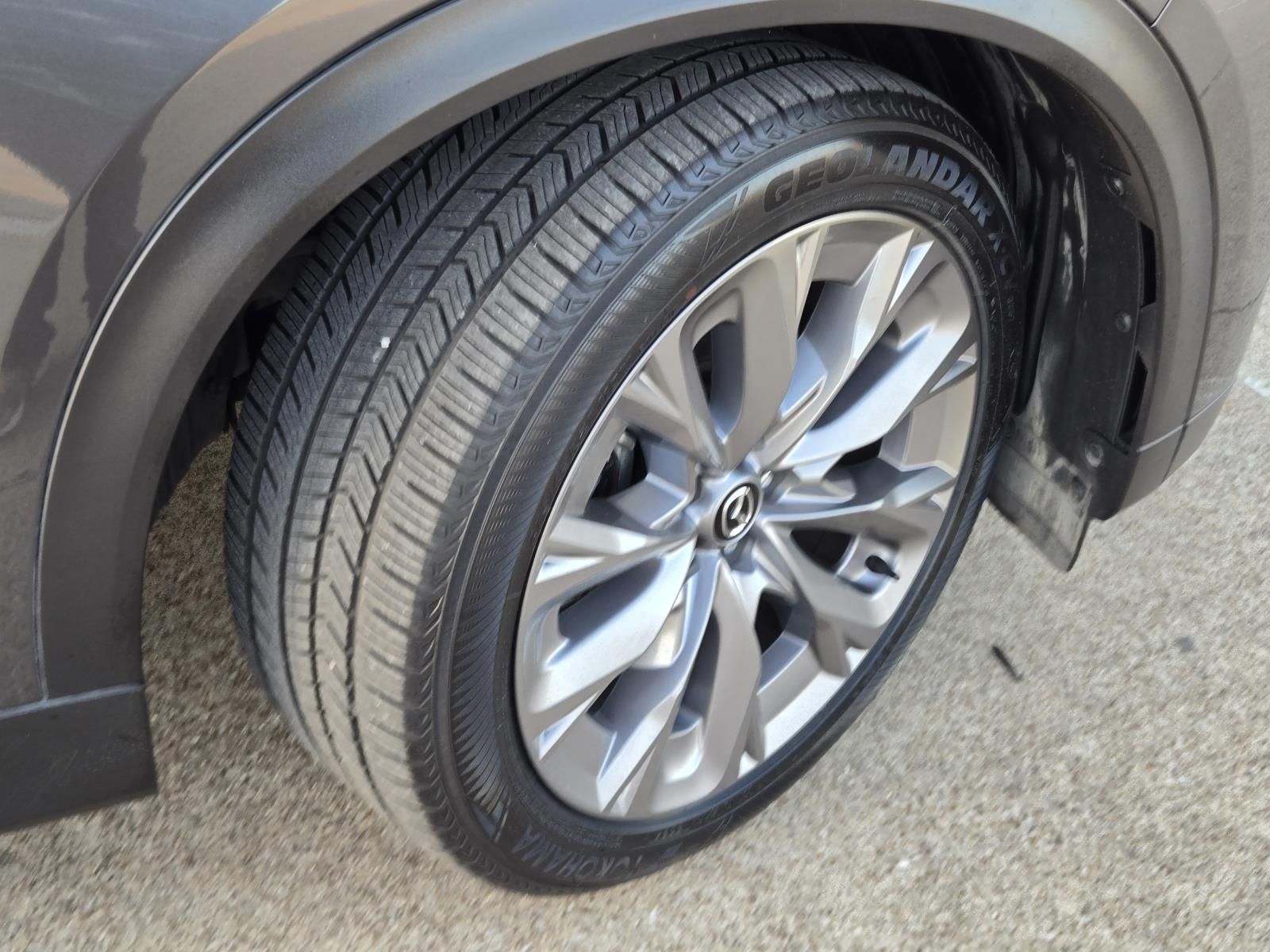 View vehicle photo 6