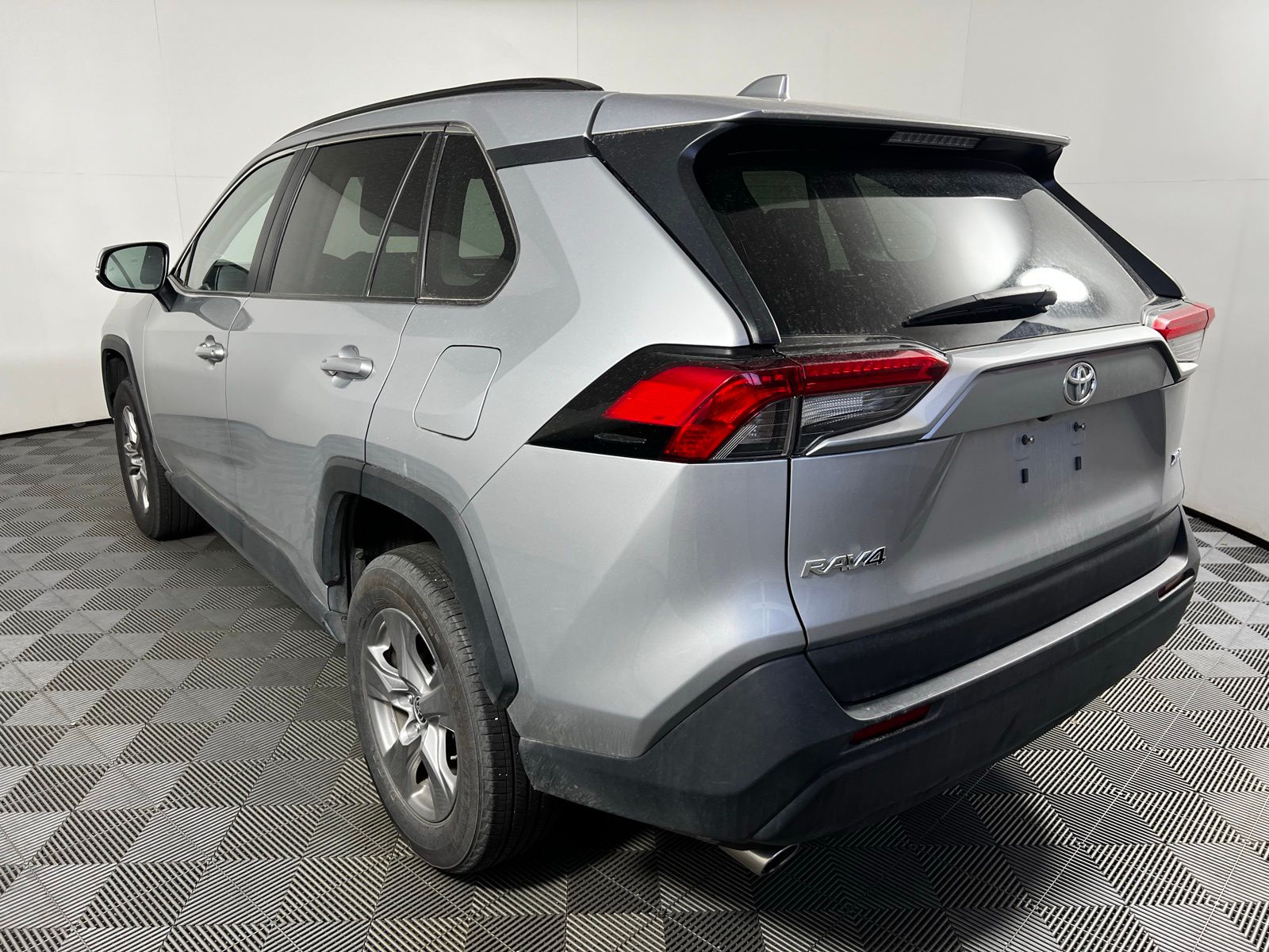 2023 Toyota RAV4 XLE Premium 7