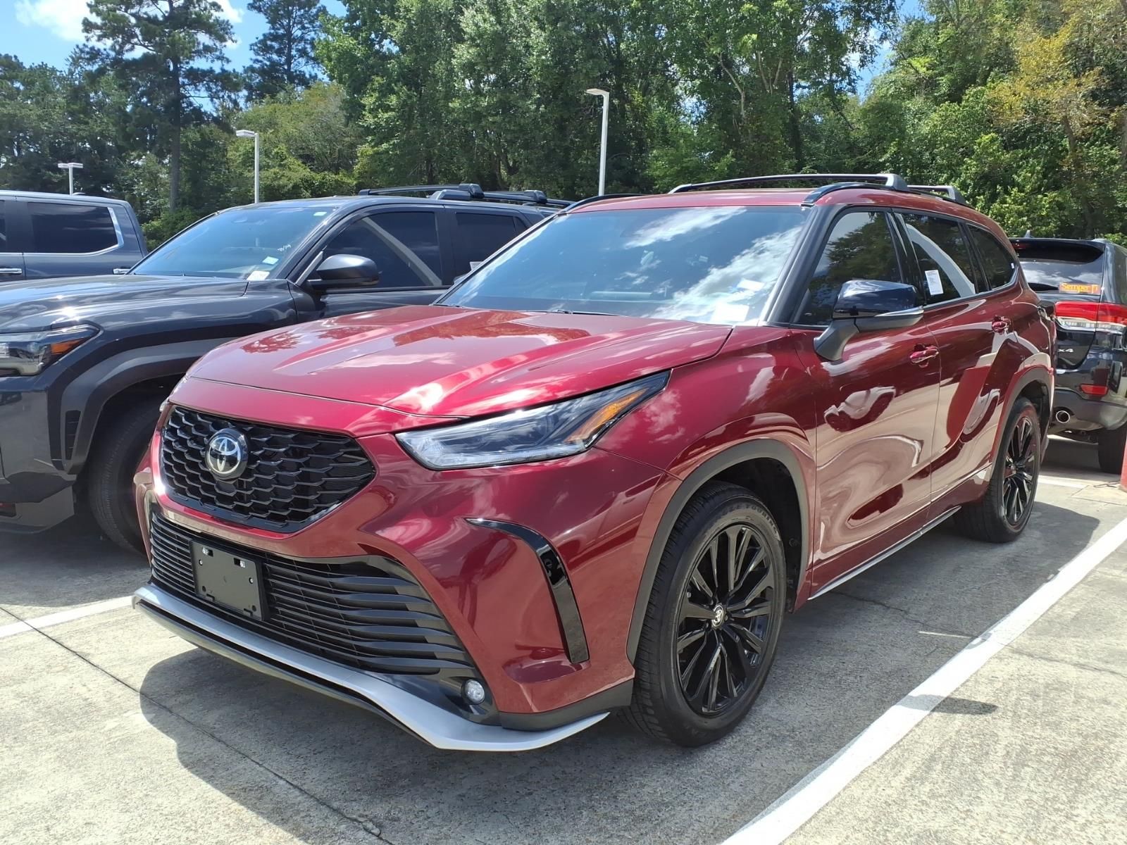 2026 Toyota Highlander XSE Red at Gullo Toyota