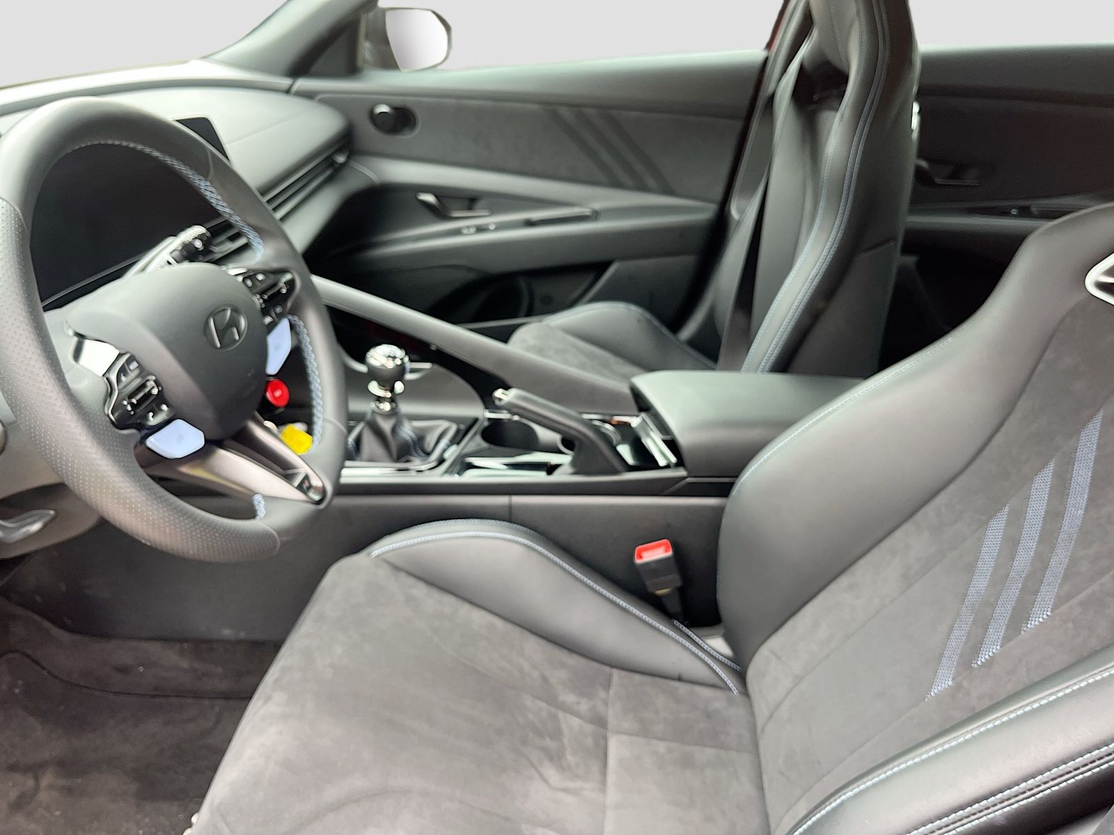 Used 2025 Red Hyundai Base image 22