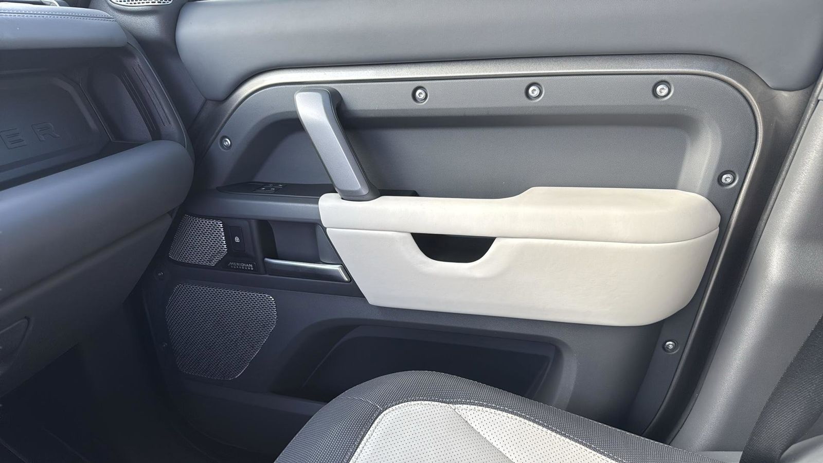 Used Car 2024 Land Rover Defender 130  X-dynamic Se For Sale Under $70,000 In Austin, Texas