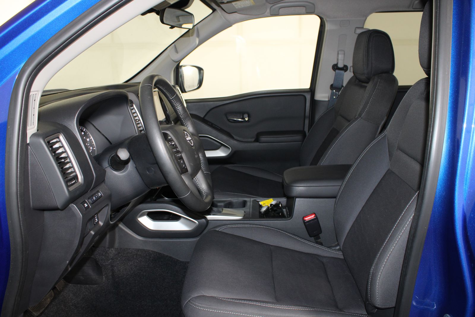 Used 2024 Blue Nissan SV image 9