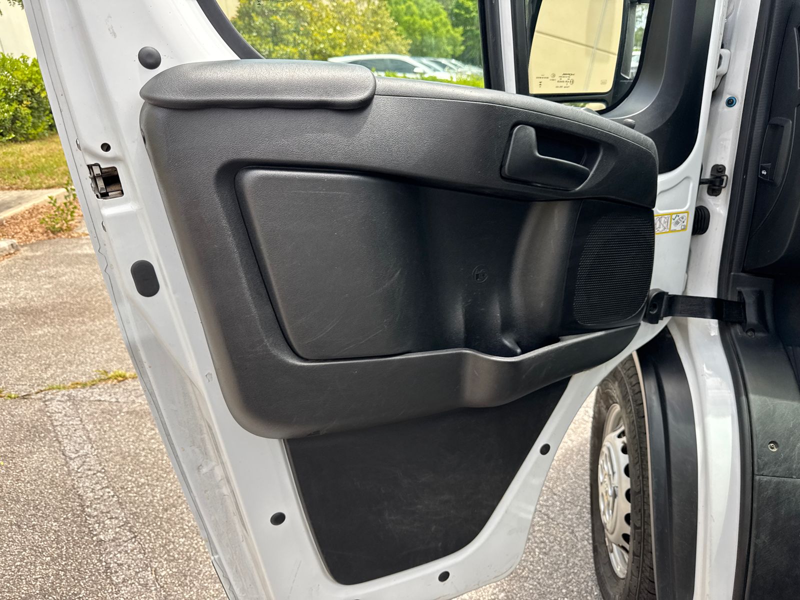 Used 2025 White Ram Base image 10