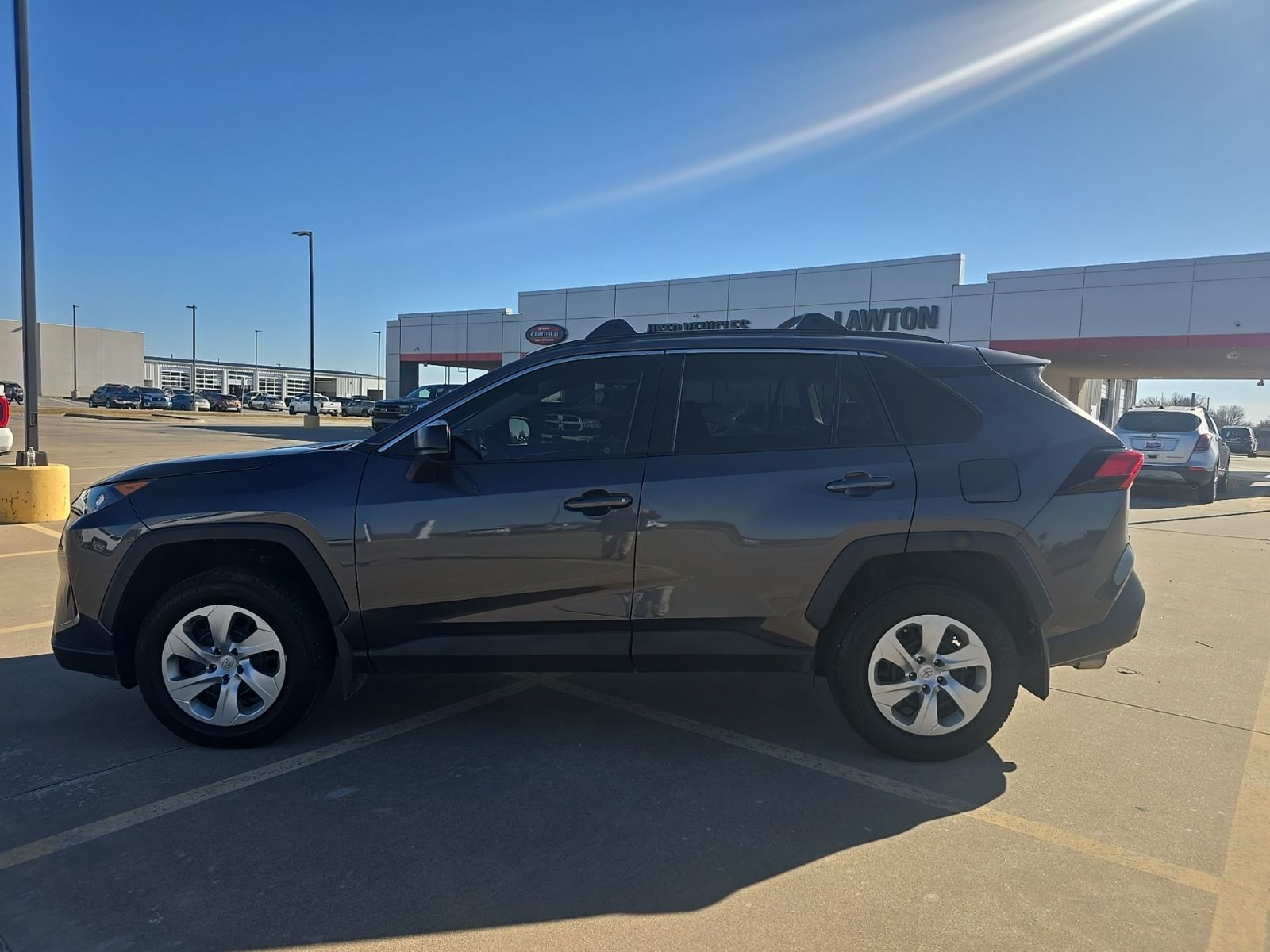 2020 Toyota RAV4 LE 4