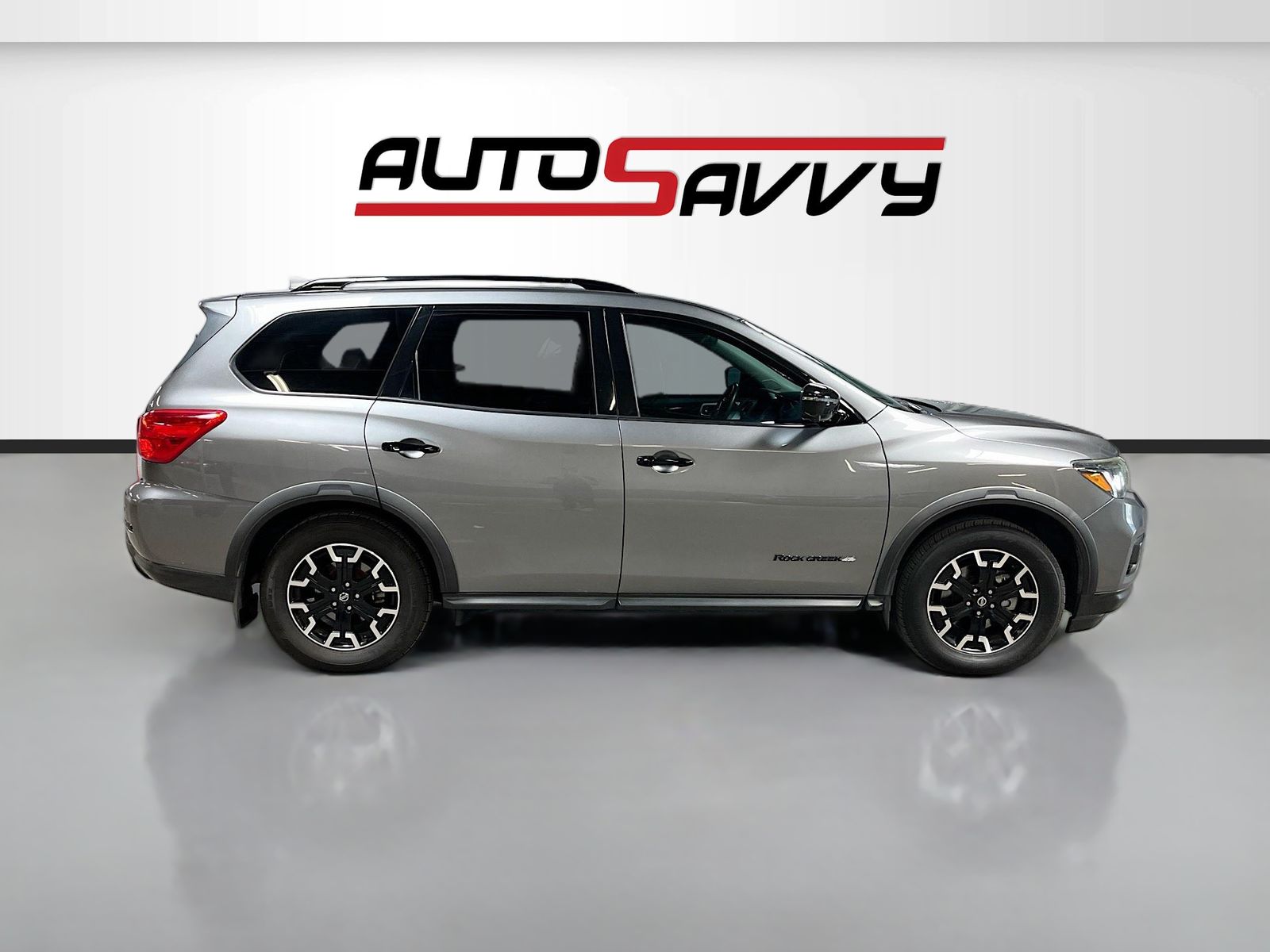 Used 2020 Gray Nissan SL image 8