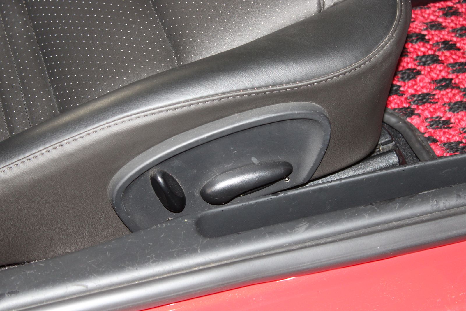 Used 2002 Red Porsche  image 23