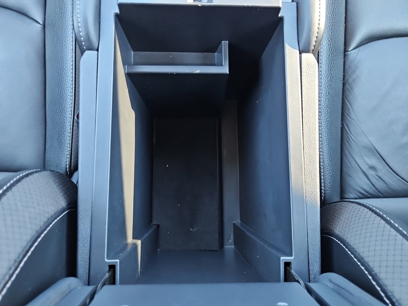 Used 2023 Black Nissan SL image 27