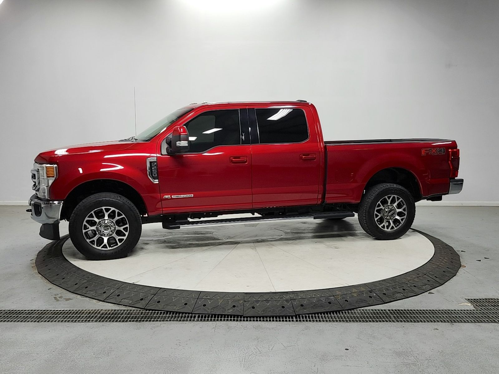 View vehicle photo 4