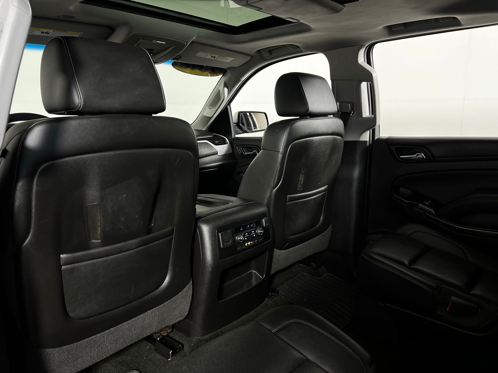 Thumbnail: 2016 GMC Yukon XL - 25