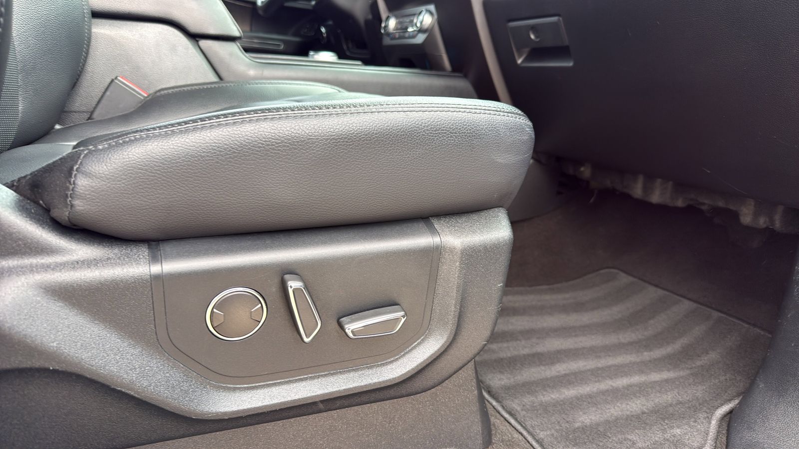 Used Car 2021 Ford Expedition  Limited For Sale Under $40,000 In Austin, Texas