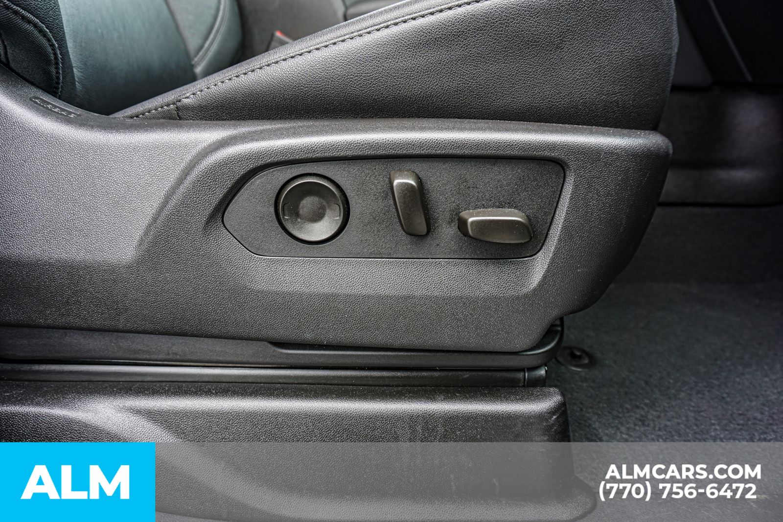 Used 2025 Gray Chevrolet LT image 51