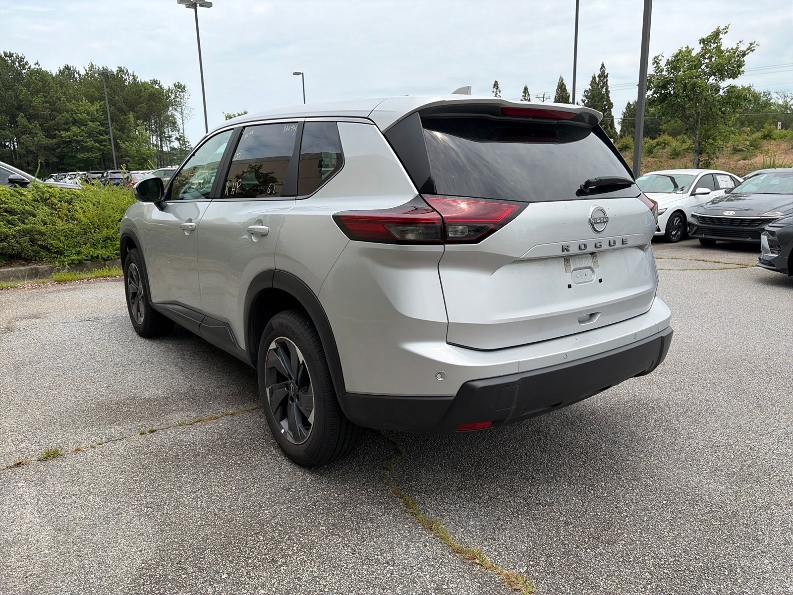 Used 2025 Silver Nissan SV image 4