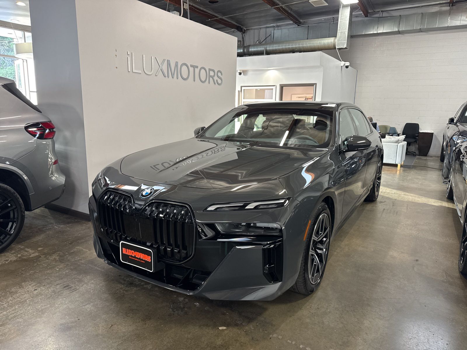 2025 BMW i7 xDrive60 Sedan's photo