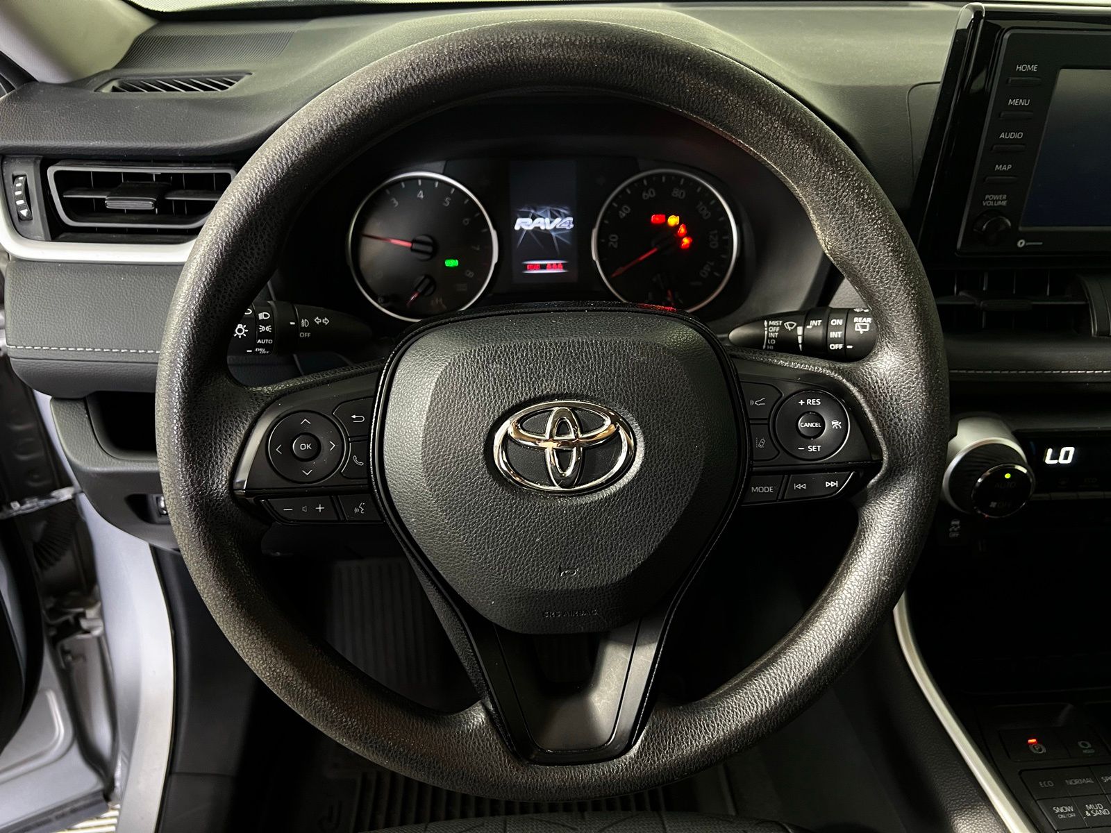 Thumbnail: 2021 Toyota RAV4 - 9