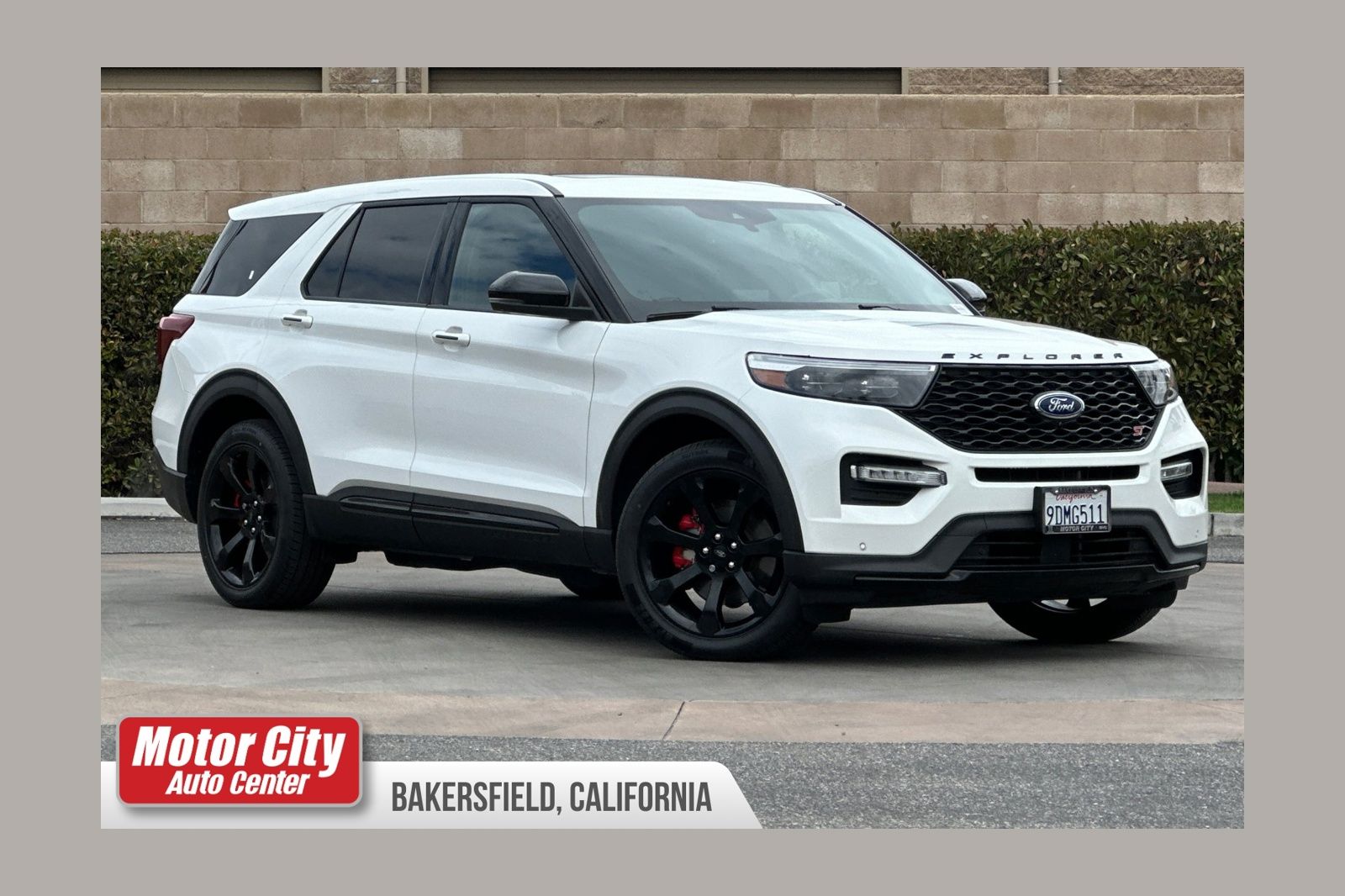 White Metallic 2022 Ford Explorer ST AWD SUV / Crossover All-Wheel Drive Automatic