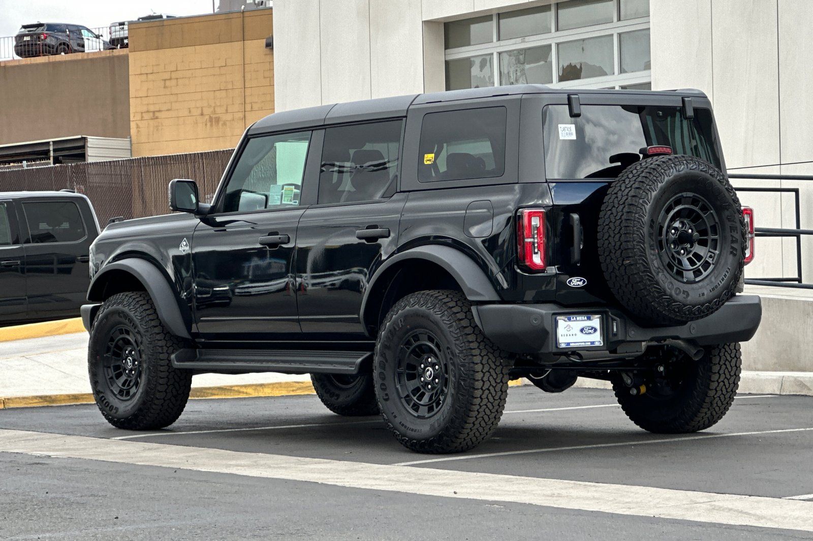 View vehicle photo 5