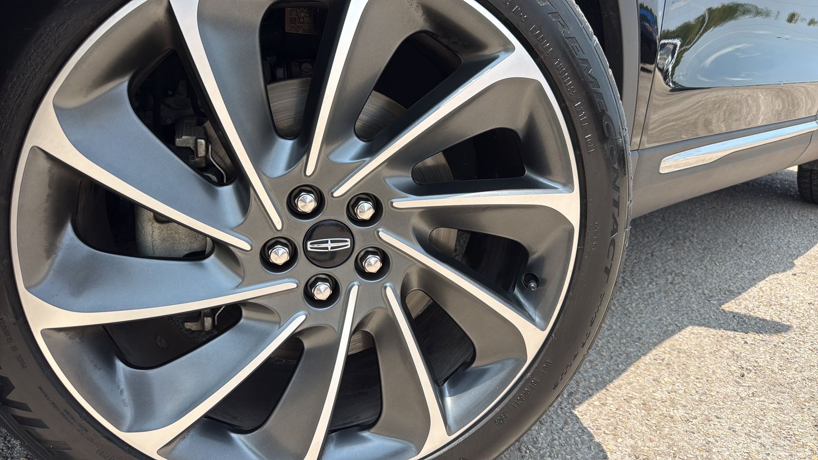 Used Car 2020 Lincoln Nautilus  Reserve For Sale Under $30,000 In Austin, Texas