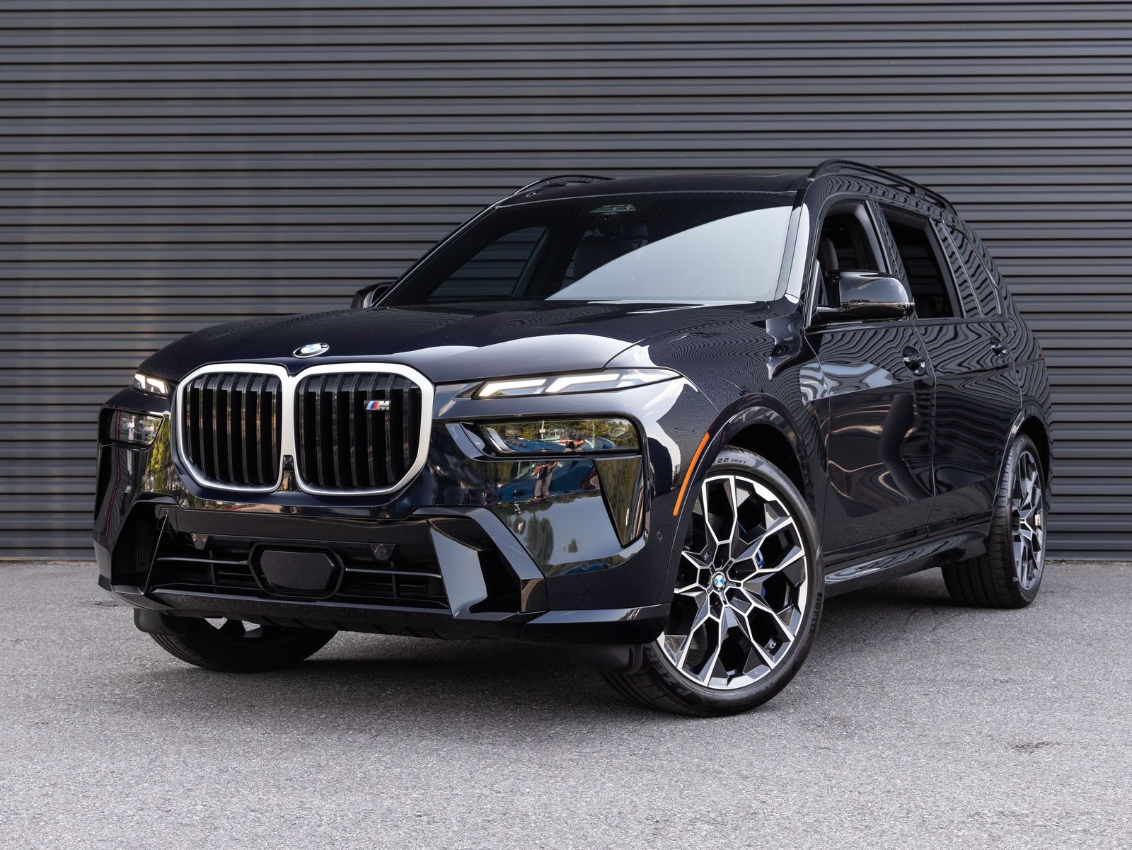  2024 BMW X7 M60i AWD   