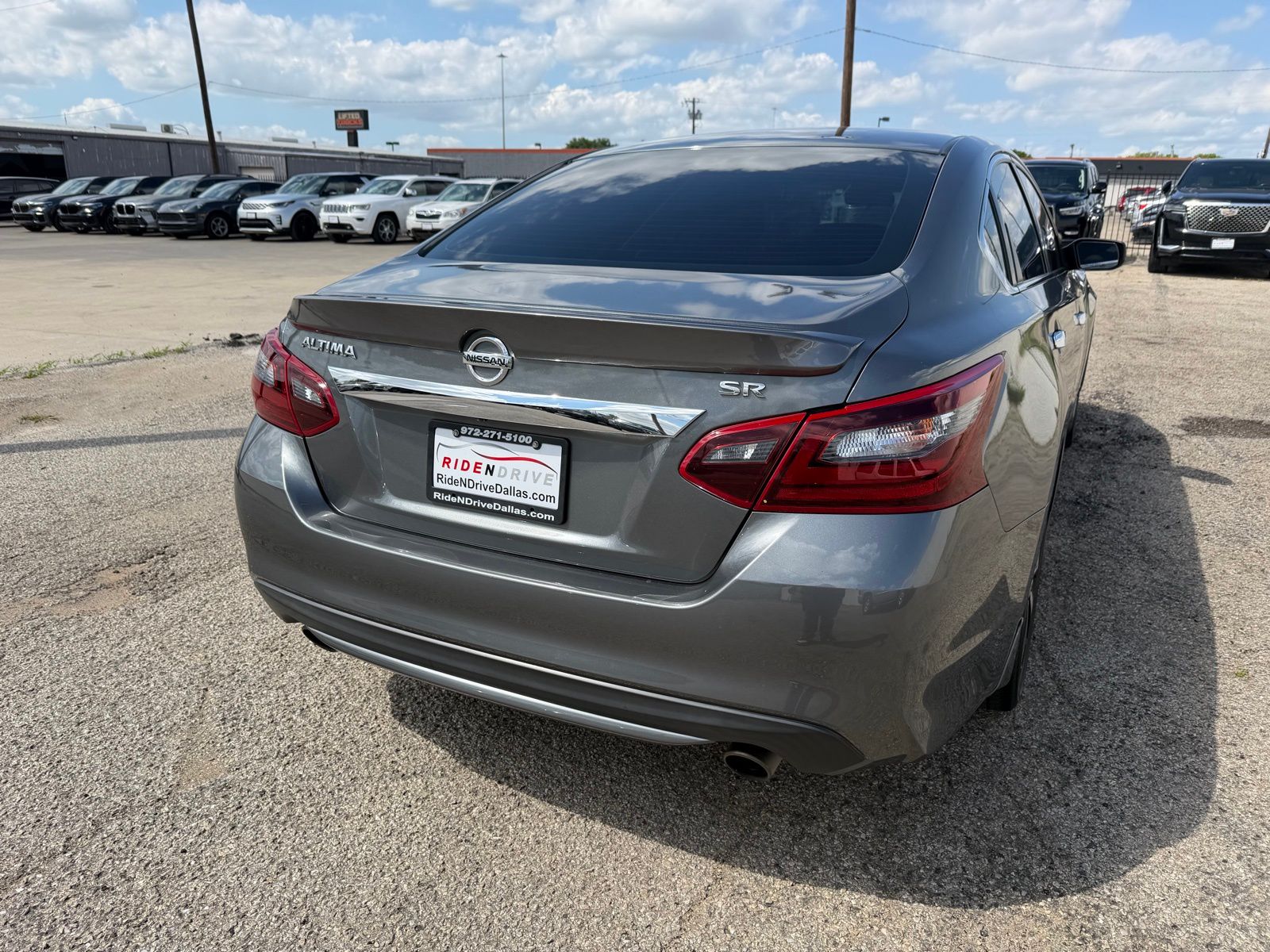 View vehicle photo 6