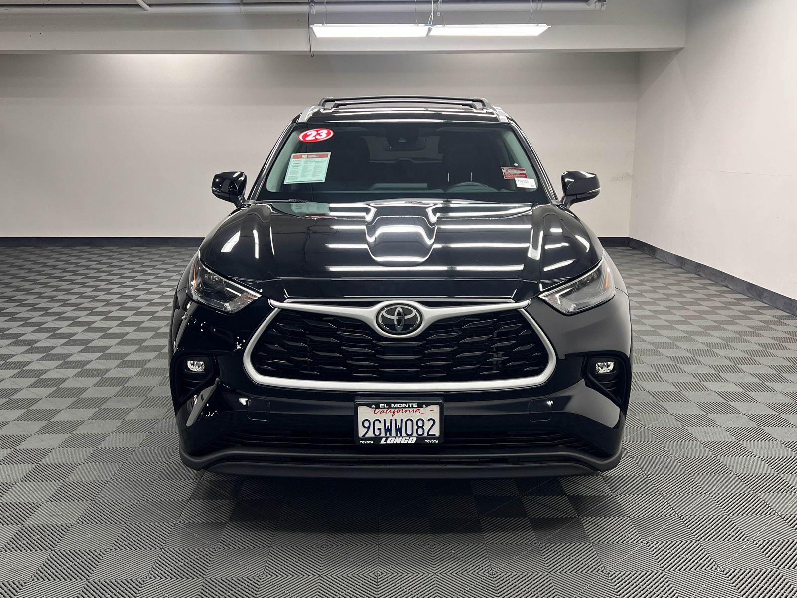 used 2023 Toyota Highlander car, priced at $33,988