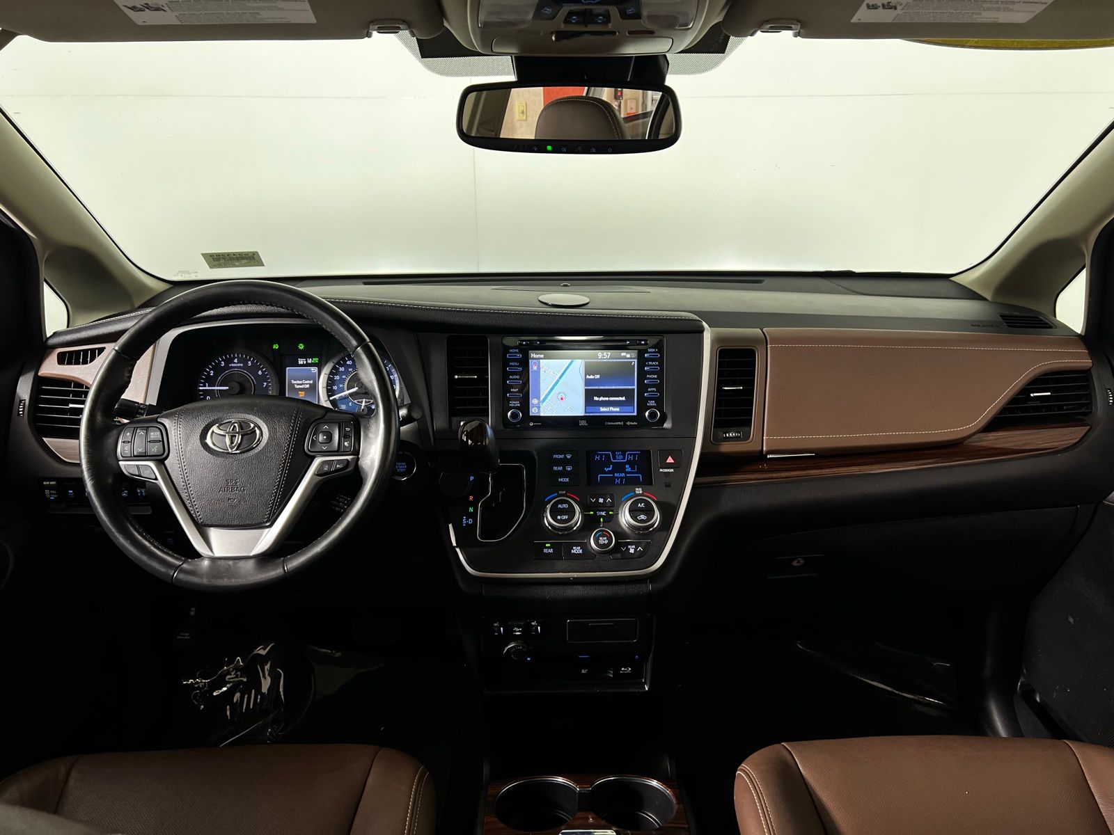 Thumbnail: 2020 Toyota Sienna - 30