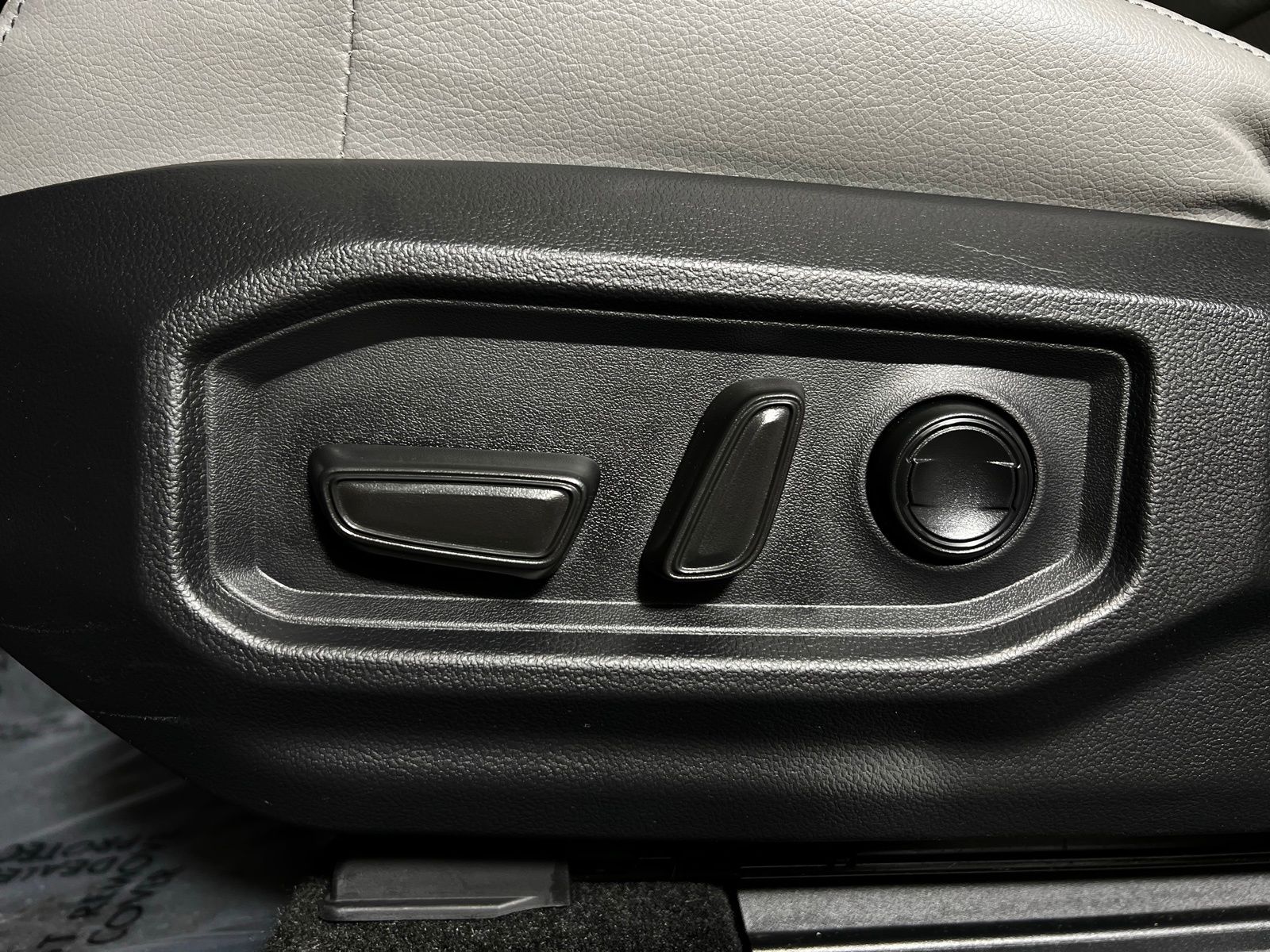 Thumbnail: 2023 Toyota Sequoia - 14