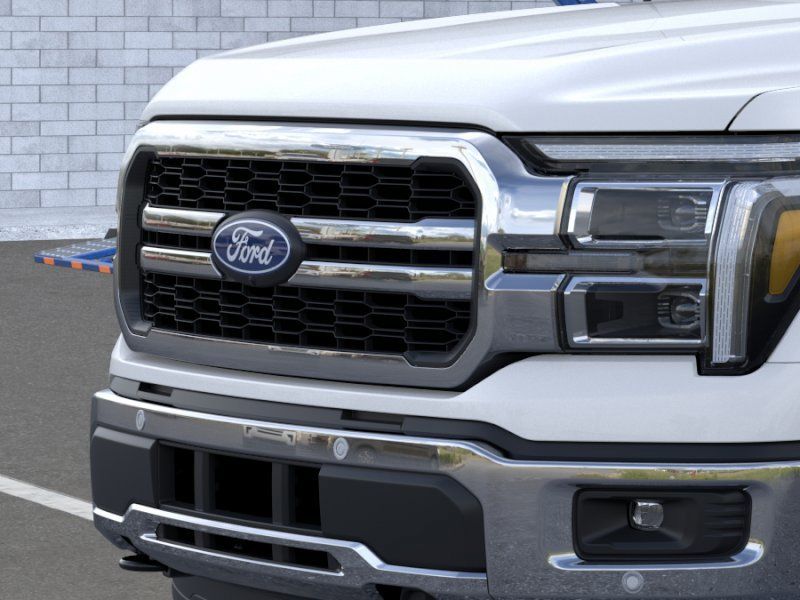 New 2026 Star White Metallic Tri-Coat Ford Lariat image 17