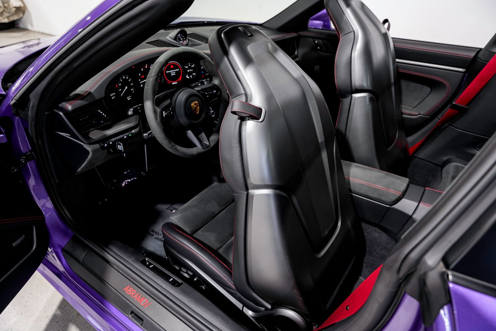 2024 Porsche 911 Targa 4 GTS — photo 24