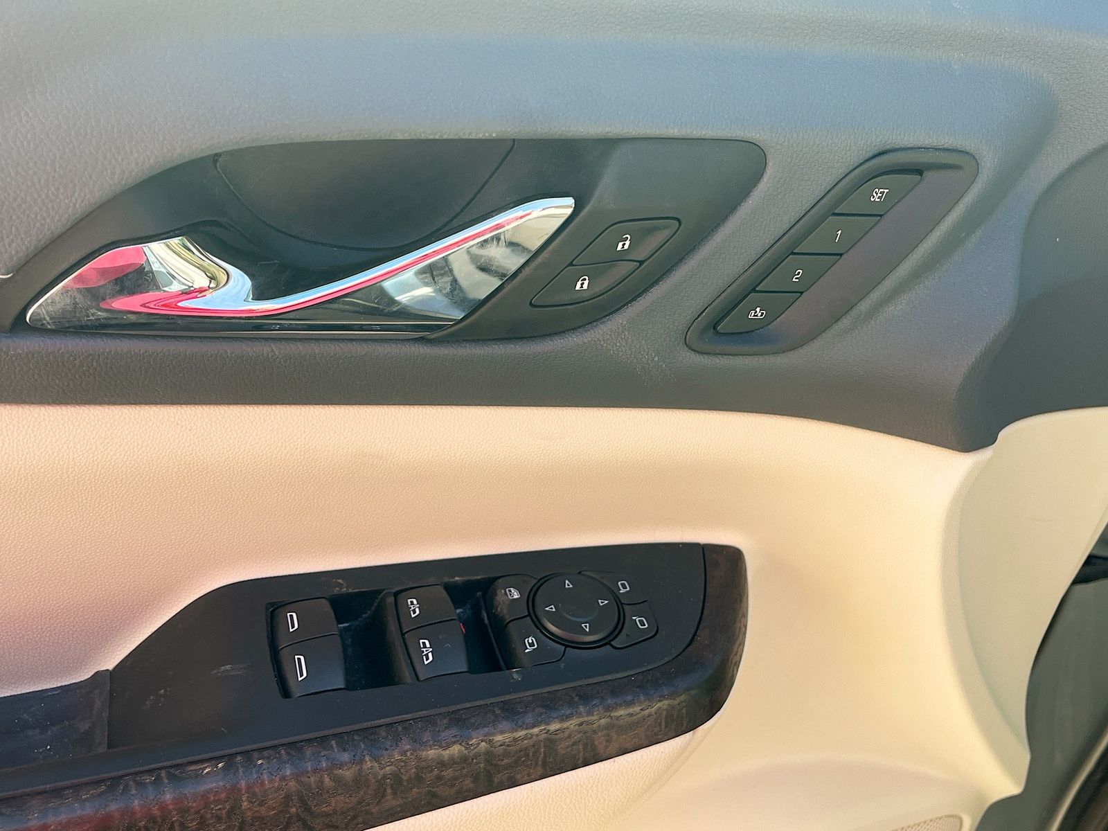 2023 GMC Acadia Denali - Photo 18