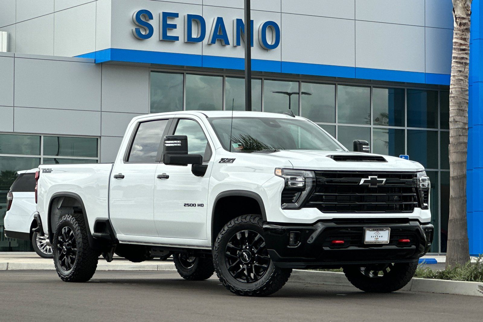 View vehicle photo 2