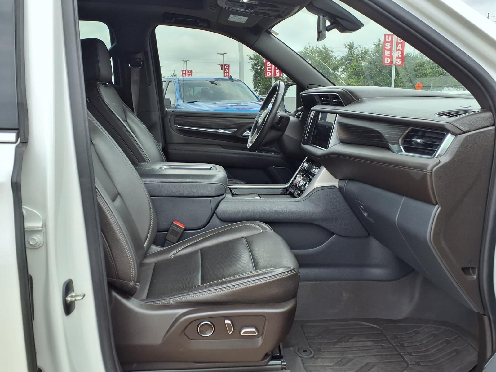 2021 GMC Yukon XL Denali White at Toyota of Victoria