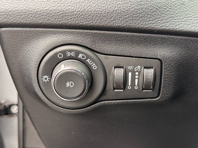 Used 2019 Billet Silver Metallic Jeep Latitude image 25