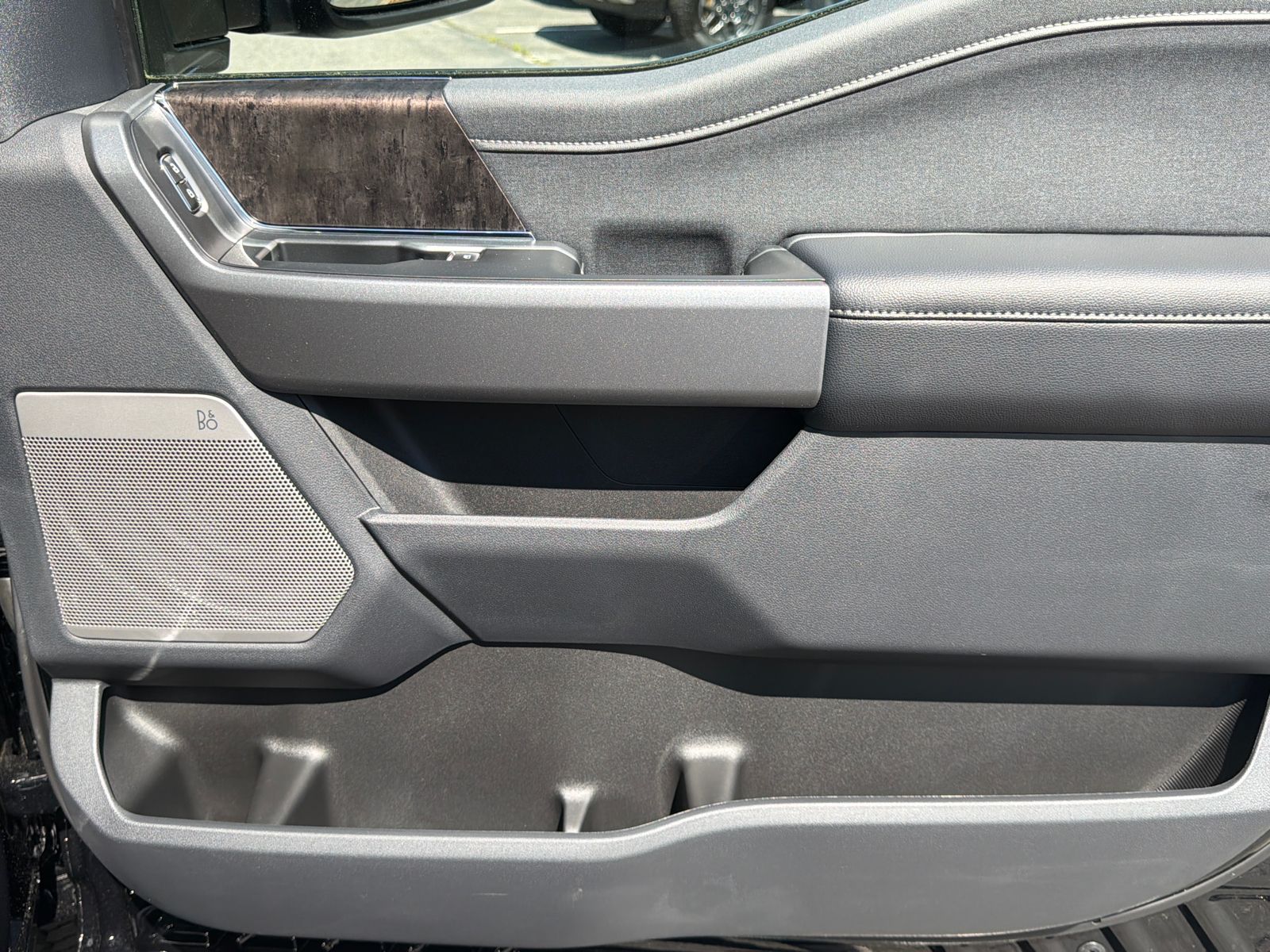 New 2026 Agate Black Metallic Ford F-350® Lariat® image 15