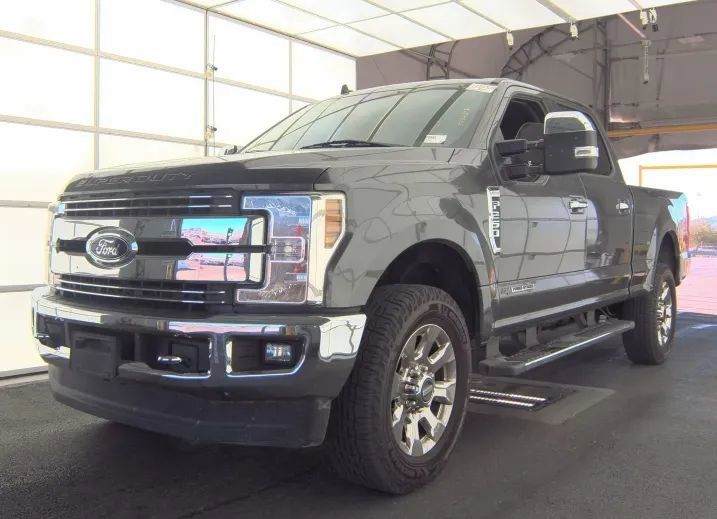Gray (Magnetic) 2019 Ford F-250 Super Duty Lariat Crew Cab 4WD Pickup Truck Four-Wheel Drive 6-Speed Automatic