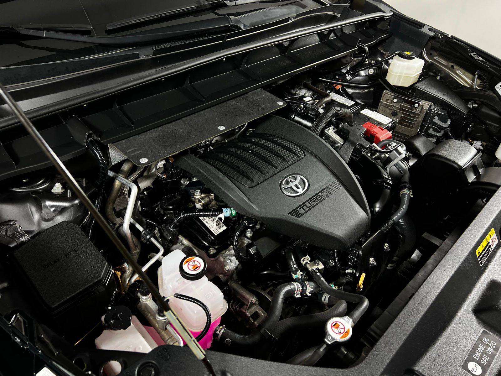 Thumbnail: 2023 Toyota Highlander - 10