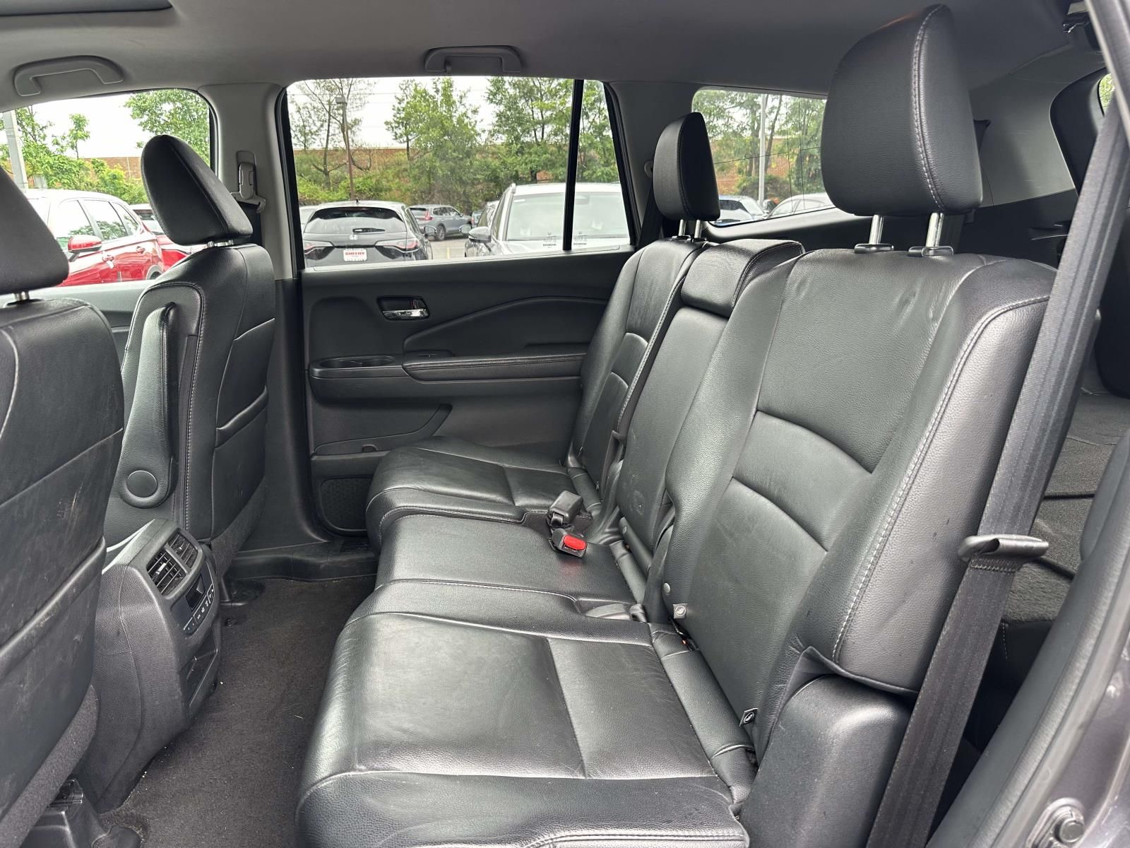 Used 2017  Honda EX-L image 6