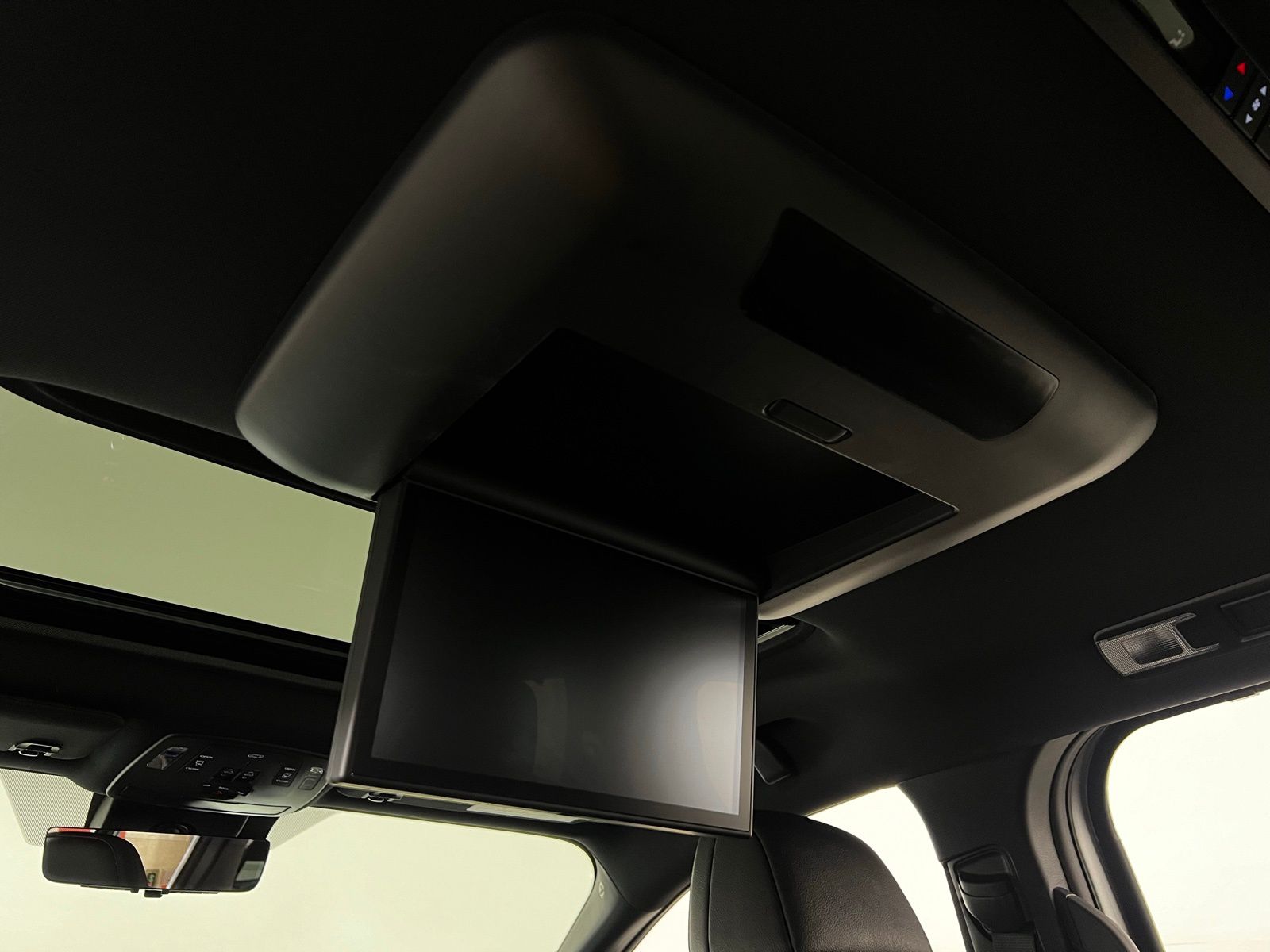 2025 Toyota Sienna Platinum 24