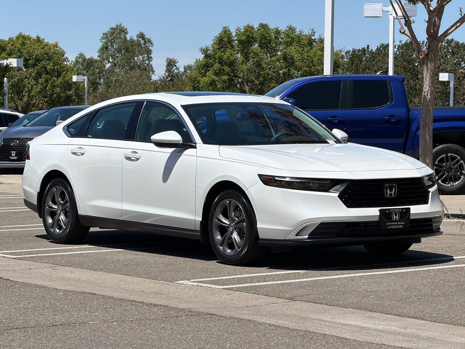 2024 Honda Accord EX — full photo 8 of 27