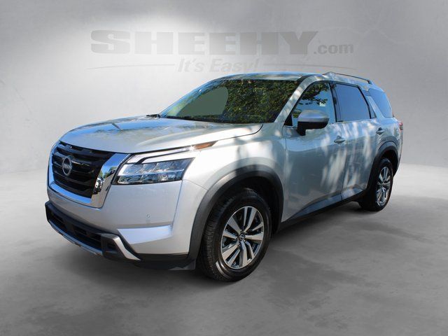 Used 2024 Silver Nissan SL image 7
