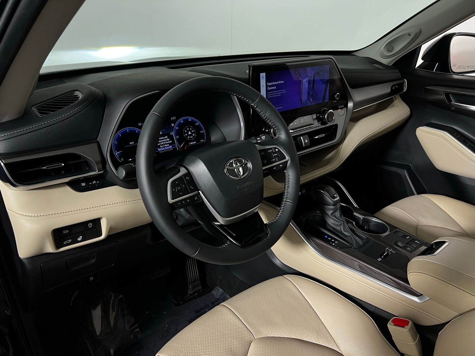 Thumbnail: 2025 Toyota Highlander - 12