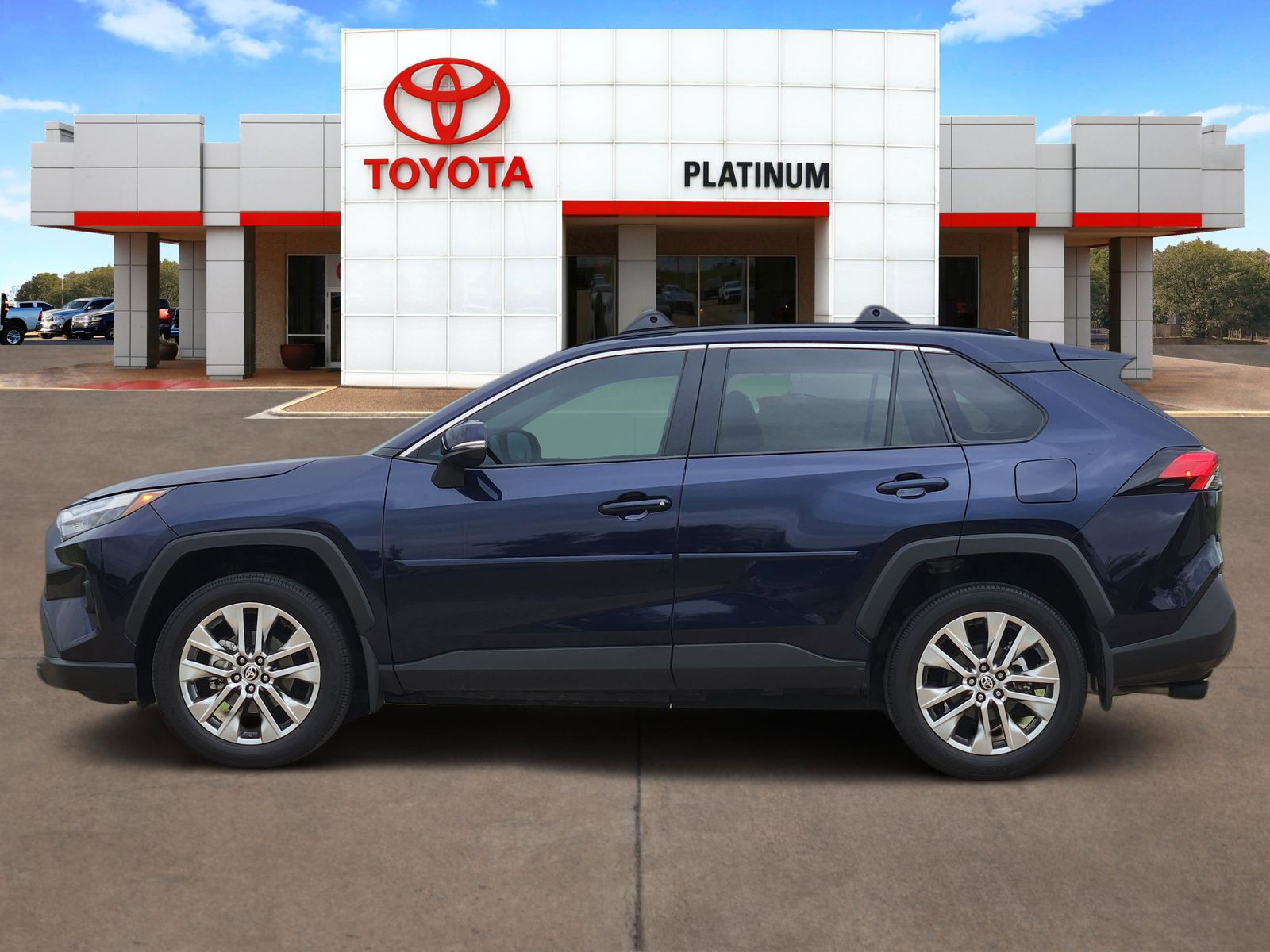 View vehicle photo 3