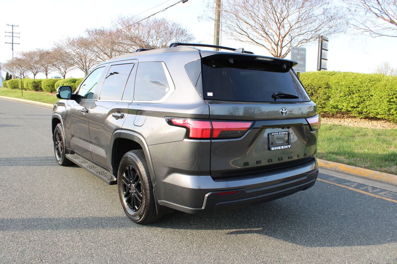 View vehicle photo 5