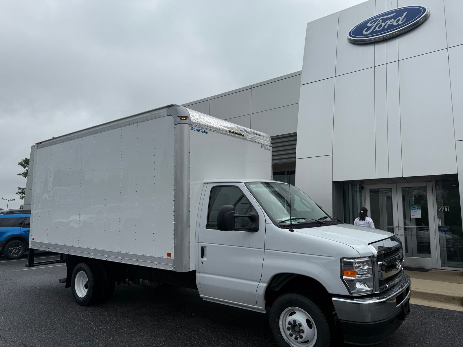 New 2027 Oxford White Ford DRW image 2