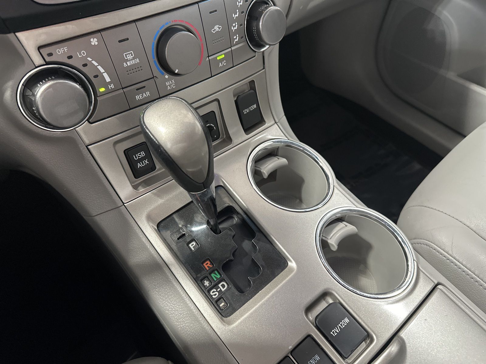 Used Car 2013 Toyota Highlander  Base Plus V6 For Sale Under $15,000 In Austin, Texas